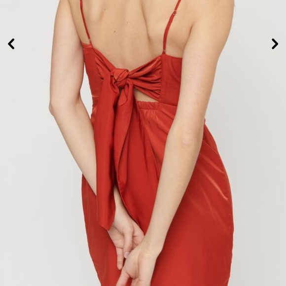 Cute satin dress in the colour rust. - Picture 2 of 2